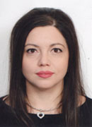 Дипломира во Медицински Универзитет-Пловдив Работи како лекар во ПЗУ Биком Кочани, омажена.